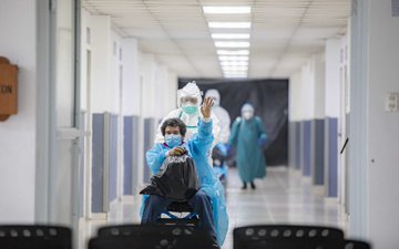 7-nuevos-pacientes-reciben-el-alta-del-hospital-rosales-tras-vencer-al-covid19